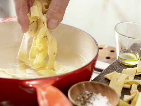 Hausgemachte Trüffel-Pasta Zubereitung Schritt 11 Hausgemachte Trüffel-Pasta Zubereitung Schritt 11