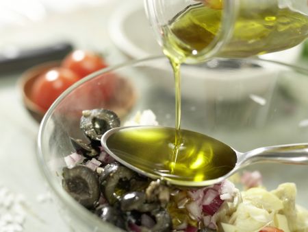 Hausgemachter Kräuter-Joghurt-Frischkäse Zubereitung Schritt 5 Hausgemachter Kräuter-Joghurt-Frischkäse Zubereitung Schritt 5