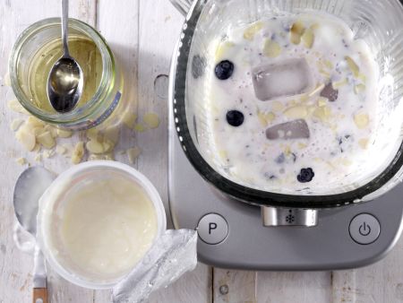 Heidelbeer-Dickmilch-Shake Zubereitung Schritt 2 Heidelbeer-Dickmilch-Shake Zubereitung Schritt 2