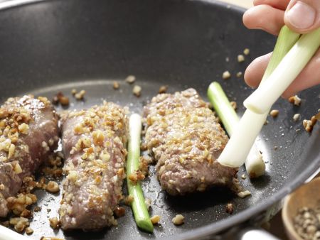 Herbstlicher Salat mit Lammfilet Zubereitung Schritt 8 Herbstlicher Salat mit Lammfilet Zubereitung Schritt 8