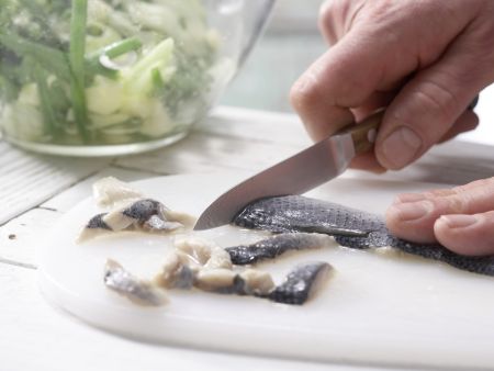 Herings-Bohnen-Salat Zubereitung Schritt 7 Herings-Bohnen-Salat Zubereitung Schritt 7