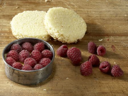 Himbeer-Joghurt-Törtchen Zubereitung Schritt 8 Himbeer-Joghurt-Törtchen Zubereitung Schritt 8