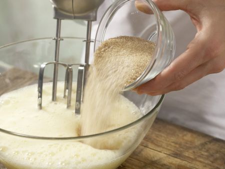 Himbeerkuchen vom Blech Zubereitung Schritt 2 Himbeerkuchen vom Blech Zubereitung Schritt 2