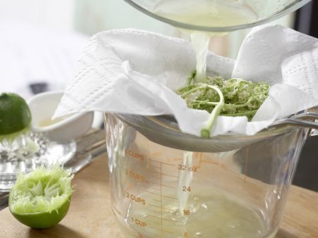 Holunderblüten-Joghurt-Eis Zubereitung Schritt 4 Holunderblüten-Joghurt-Eis Zubereitung Schritt 4