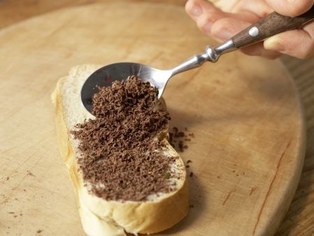 Holunderpunsch mit Schokobrot Zubereitung Schritt 1 Holunderpunsch mit Schokobrot Zubereitung Schritt 1