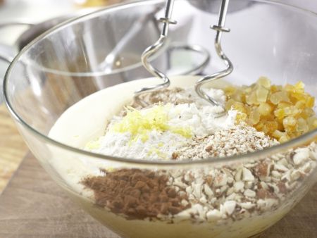 Honigkuchen mit Mandeln Zubereitung Schritt 6 Honigkuchen mit Mandeln Zubereitung Schritt 6