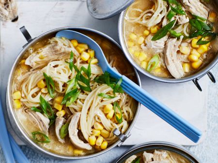 Hühner-Mais-Nudelsuppe