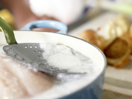 Hühnersuppe nach Großmutters Art – smarter Zubereitung Schritt 2 Hühnersuppe nach Großmutters Art – smarter Zubereitung Schritt 2