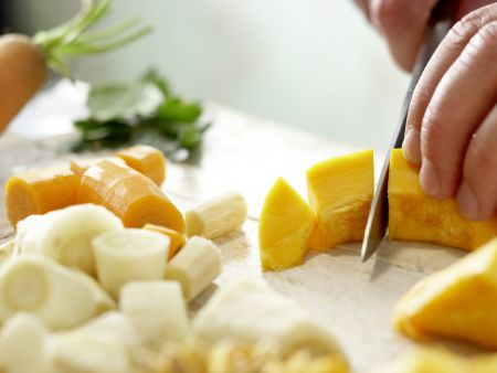 Hühnersuppe nach Großmutters Art – smarter Zubereitung Schritt 7 Hühnersuppe nach Großmutters Art – smarter Zubereitung Schritt 7