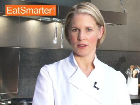 Ein Hirsch-Karrée zum Braten vorbereiten