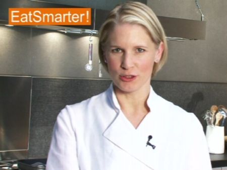 Kaninchenfilet vorbereiten und auf Spieße stecken