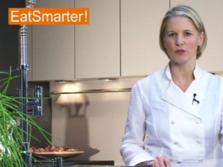 Seelachsfilet auf Grätenreste überprüfen