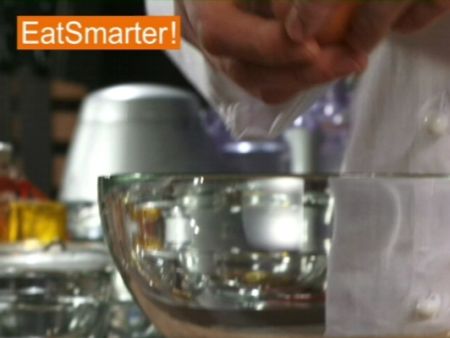 Wie Sie ein Ei schnell und einfach gut verquirlen