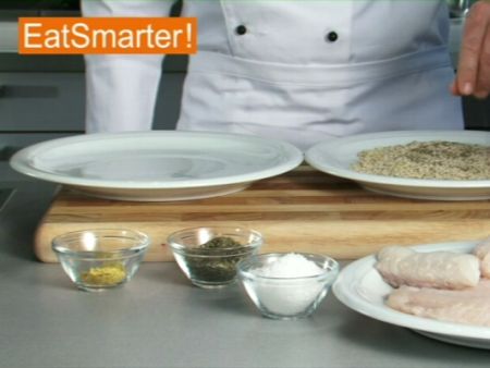 Wie Sie Fischfilet raffiniert mit Mandeln panieren