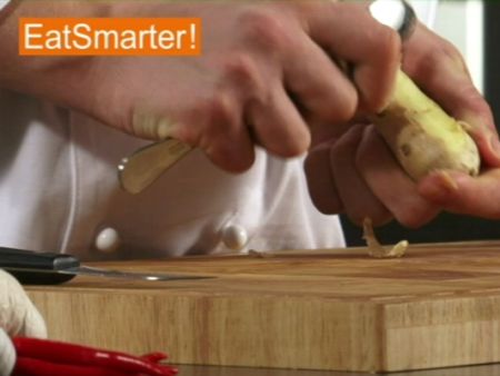 Wie Sie frische Ingwerwurzel ganz einfach schälen