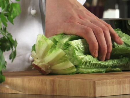 Wie Sie Römersalat richtig vorbereiten
