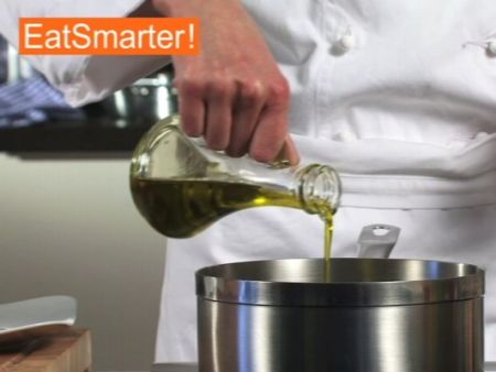 Wie Sie Gulasch perfekt anbraten