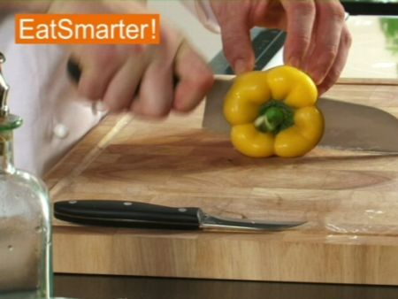 Wie Sie eine Paprikaschote am besten in Ringe schneiden