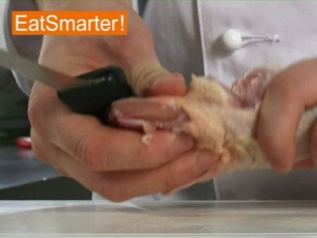 Wie Sie Hähnchenkeulen mühelos durchtrennen