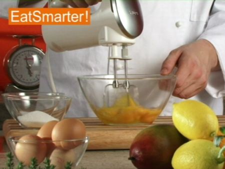 Wie Sie ganze Eier am besten schaumig rühren