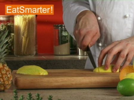 Wie Sie eine Mango gekonnt in Streifen schneiden