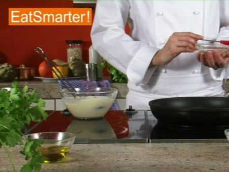 Wie Sie kleine Pancakes im Handumdrehen in der Pfanne braten