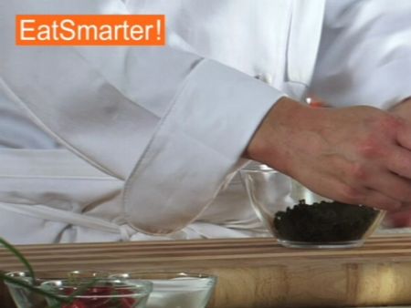 Wie Sie getrocknete Wakame-Algen ganz einfach einweichen