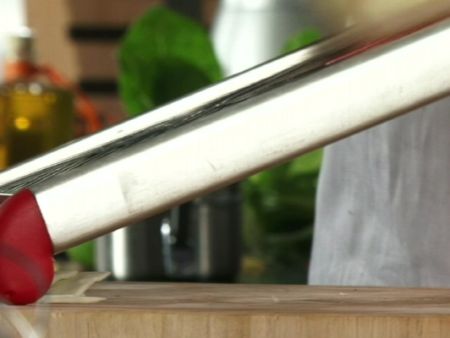 Wie Sie Sellerie mühelos in Scheiben hobeln