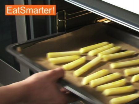 Wie Sie Pommes frites figurfreundlich im Backofen backen