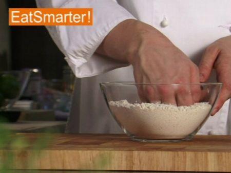 Wie Sie einen Hefevorteig richtig zubereiten