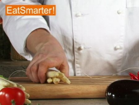 Wie Sie Spargel gekonnt zu Bündeln binden