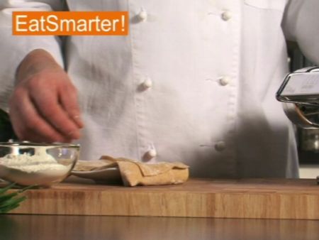 Wie Sie Bandnudeln gekonnt schneiden