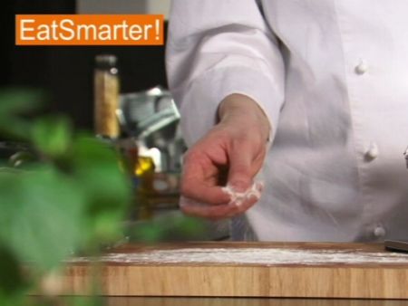 Wie Sie Nudelteig am besten ausrollen