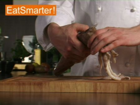 Wie Sie einen Tintenfisch richtig putzen