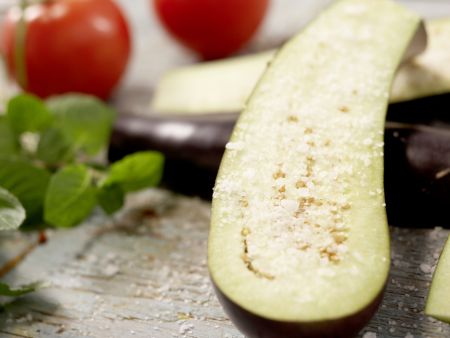 Indisches Auberginenragout Zubereitung Schritt 1 Indisches Auberginenragout Zubereitung Schritt 1