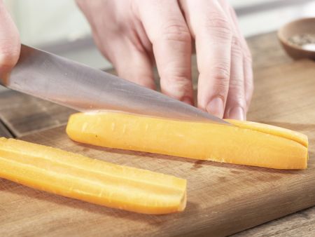 Ingwer-Chili-Möhren Zubereitung Schritt 1 Ingwer-Chili-Möhren Zubereitung Schritt 1