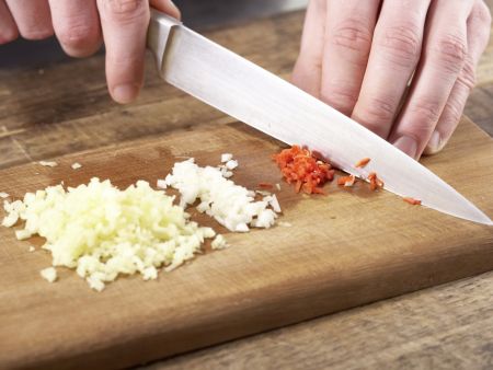 Ingwer-Chili-Möhren Zubereitung Schritt 2 Ingwer-Chili-Möhren Zubereitung Schritt 2