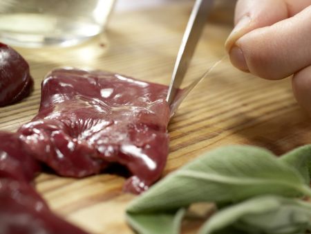 Italienische Hähnchenleber-Brote Zubereitung Schritt 2 Italienische Hähnchenleber-Brote Zubereitung Schritt 2