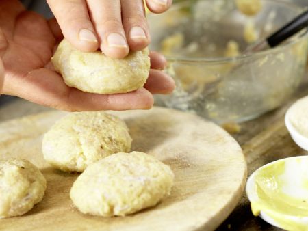 Japanische Seelachsfrikadellen Zubereitung Schritt 3 Japanische Seelachsfrikadellen Zubereitung Schritt 3