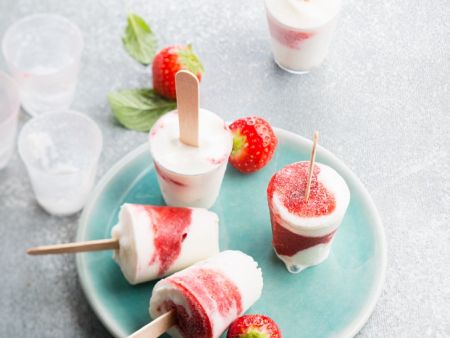Joghurt-Erdbeer-Eis am Stiel Rezept