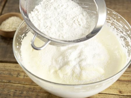 Joghurt-Pflaumen-Torte Zubereitung Schritt 2 Joghurt-Pflaumen-Torte Zubereitung Schritt 2