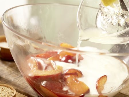Joghurt-Pflaumen-Torte Zubereitung Schritt 8 Joghurt-Pflaumen-Torte Zubereitung Schritt 8