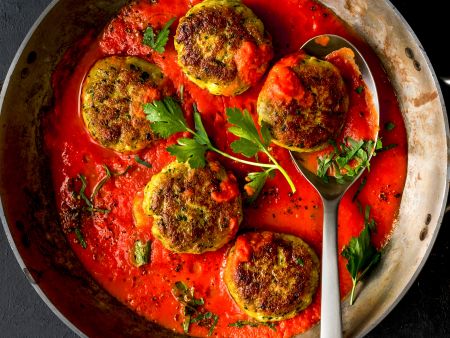 Kabeljau-Frikadellen in Tomatensauce
