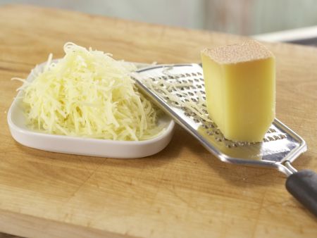 Käse-Omelett auf Vollkornbrot Zubereitung Schritt 1 Käse-Omelett auf Vollkornbrot Zubereitung Schritt 1