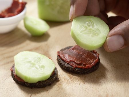 Käseigel mit Möhrenstiften Zubereitung Schritt 2 Käseigel mit Möhrenstiften Zubereitung Schritt 2