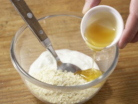 Kaki-Joghurt mit Hirseflocken Zubereitung Schritt 3 Kaki-Joghurt mit Hirseflocken Zubereitung Schritt 3