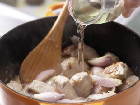 Kalbsragout mit Kohlrabi Zubereitung Schritt 4 Kalbsragout mit Kohlrabi Zubereitung Schritt 4