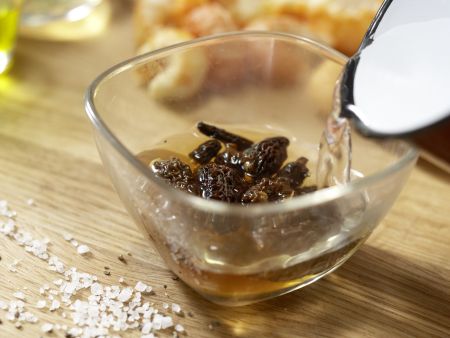 Kalbsragout mit Morcheln Zubereitung Schritt 2 Kalbsragout mit Morcheln Zubereitung Schritt 2