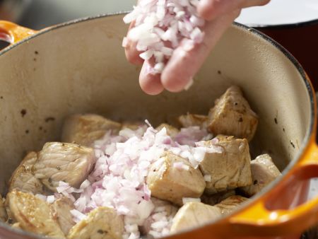 Kalbsragout mit Morcheln Zubereitung Schritt 5 Kalbsragout mit Morcheln Zubereitung Schritt 5
