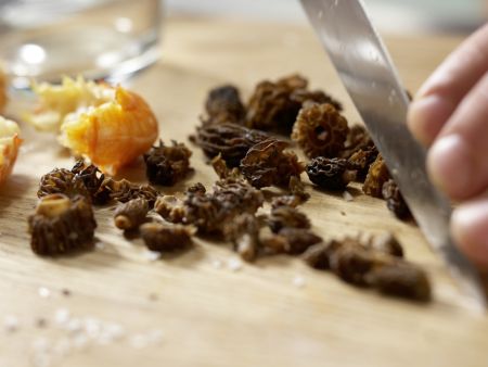 Kalbsragout mit Morcheln Zubereitung Schritt 9 Kalbsragout mit Morcheln Zubereitung Schritt 9